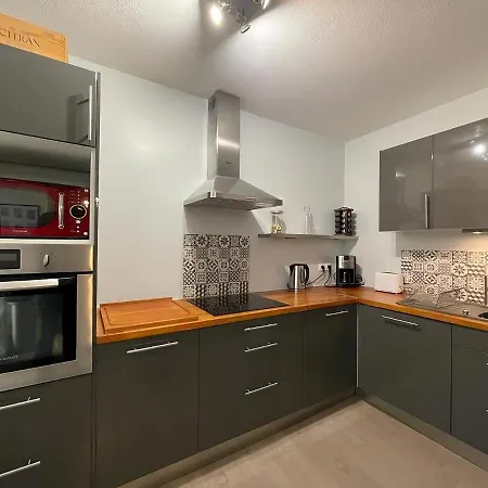 Appartement « esprit Cosy », Terrasse, Piscine, Proche Lyon *
