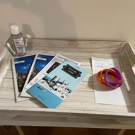 « esprit Cosy », Terrasse, Piscine, Proche Lyon Appartement *